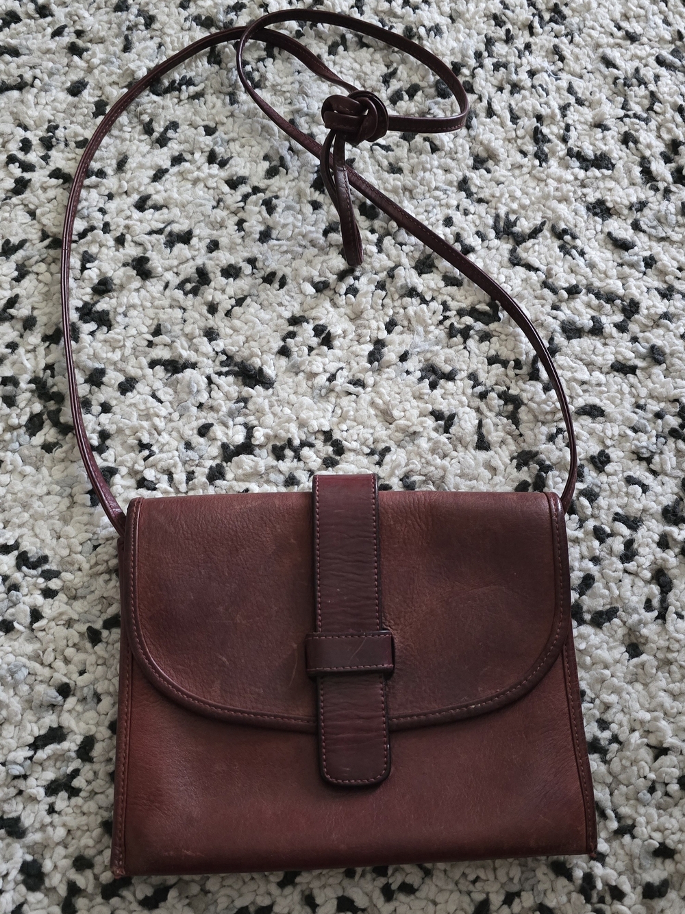 Women's Crossbody Leather Bag in Burgundy made in Ireland